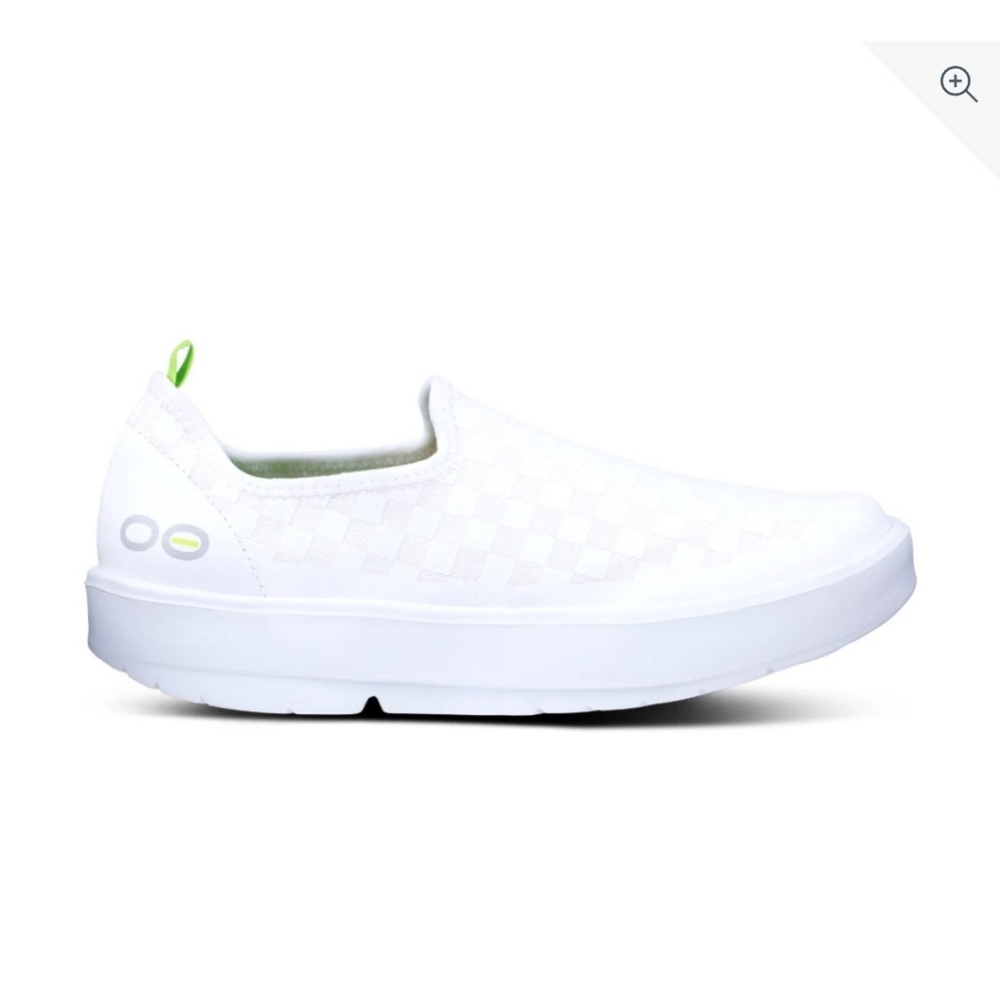 OOFOS White Slip-On Sneakers